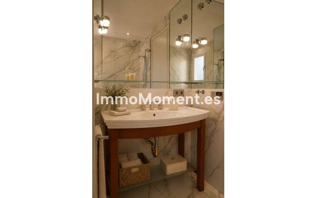 Resale - Apartment - Benahavís - Benahavís Centro
