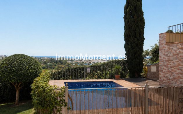 Resale - Apartment - Benahavís - Benahavís Centro