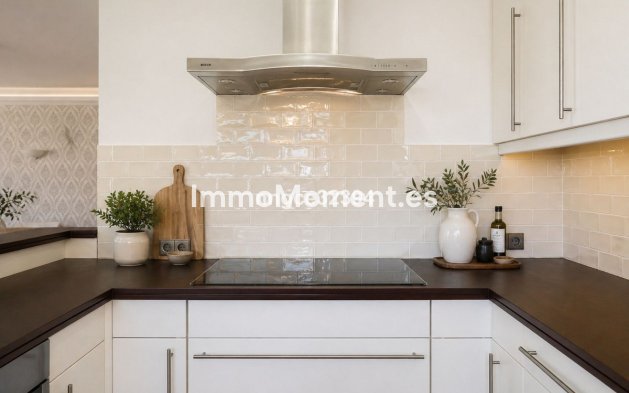 Resale - Apartment - Benahavís - Benahavís Centro