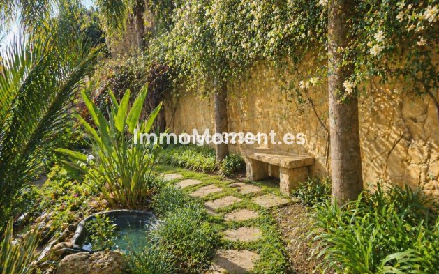 Resale - Apartment - Benahavís - Benahavís Centro