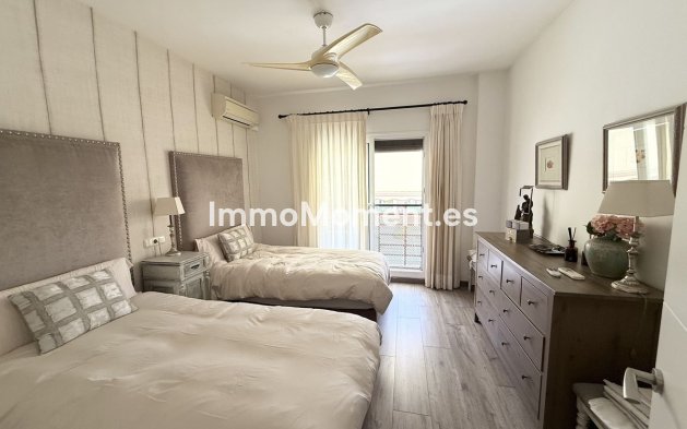 Resale - Detached villa - Estepona - Selwo