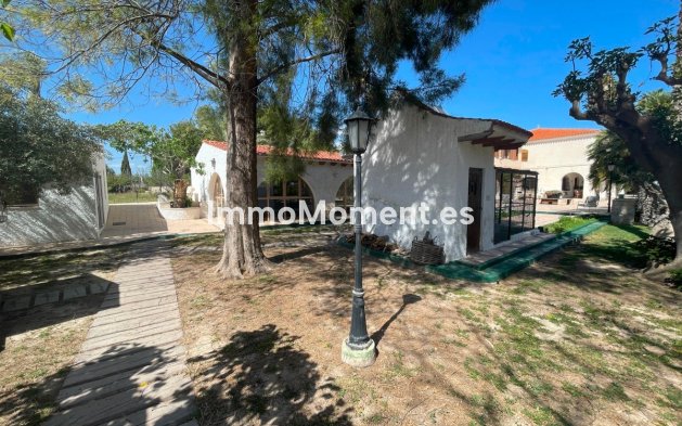 Resale - Country house - Elda - Elda Centro