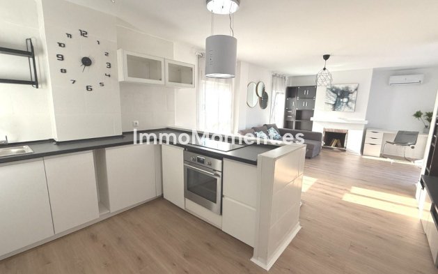Resale - Apartment - Marbella - Elviria