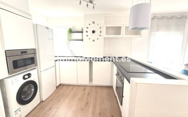 Resale - Apartment - Marbella - Elviria