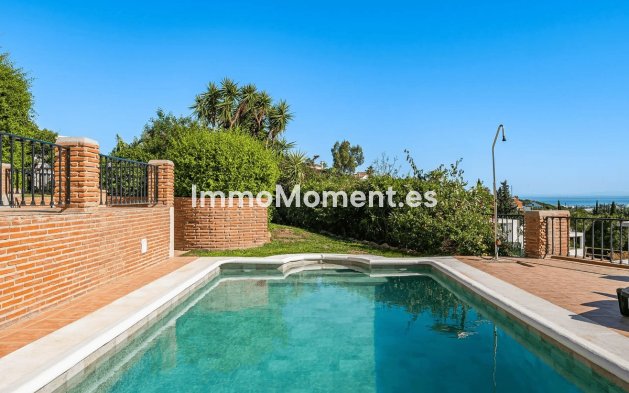 Resale - Detached villa - Estepona - Estepona Centro