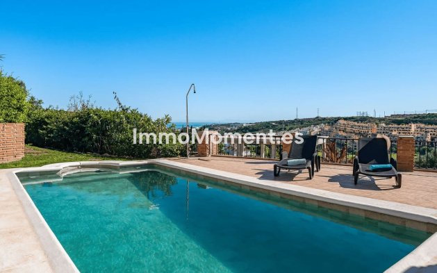 Resale - Detached villa - Estepona - Estepona Centro
