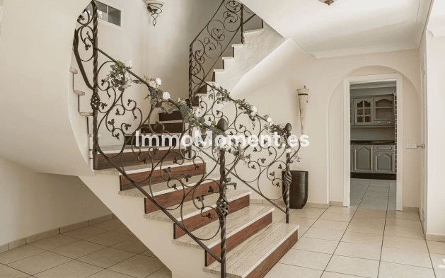 Resale - Detached villa - Estepona - Estepona Centro