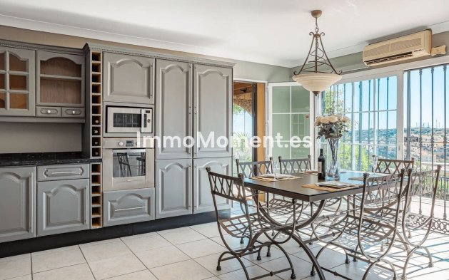 Resale - Detached villa - Estepona - Estepona Centro