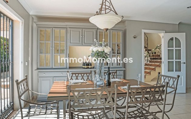 Resale - Detached villa - Estepona - Estepona Centro