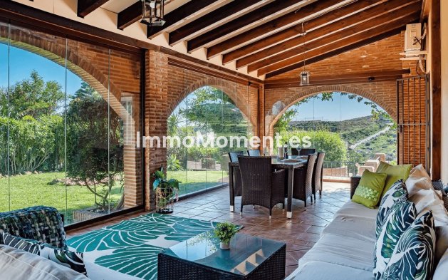 Resale - Detached villa - Estepona - Estepona Centro