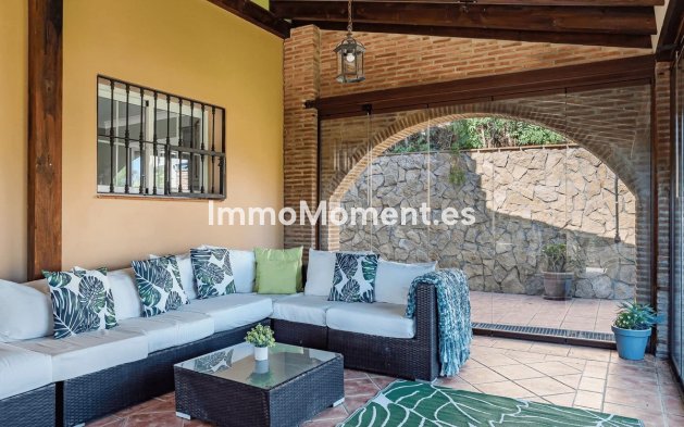 Resale - Detached villa - Estepona - Estepona Centro