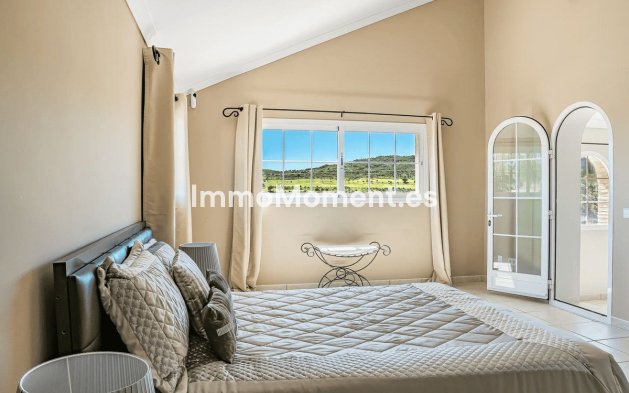 Resale - Detached villa - Estepona - Estepona Centro