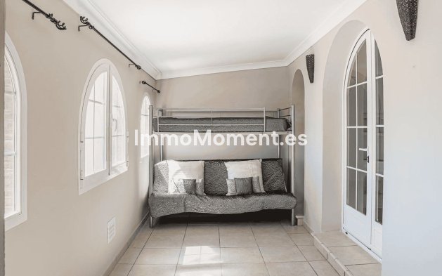 Resale - Detached villa - Estepona - Estepona Centro