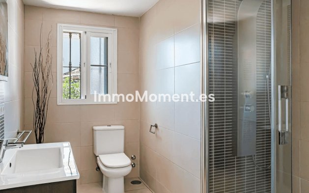 Resale - Detached villa - Estepona - Estepona Centro