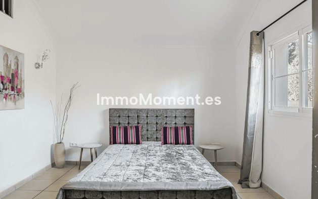 Resale - Detached villa - Estepona - Estepona Centro