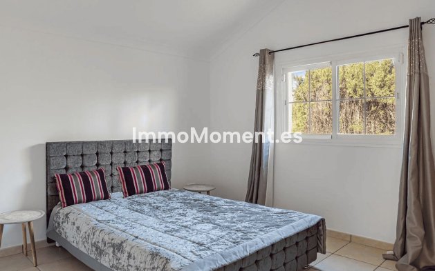 Resale - Detached villa - Estepona - Estepona Centro