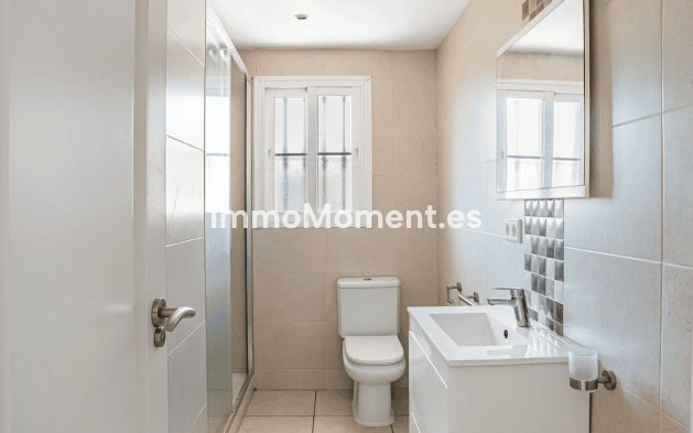 Resale - Detached villa - Estepona - Estepona Centro