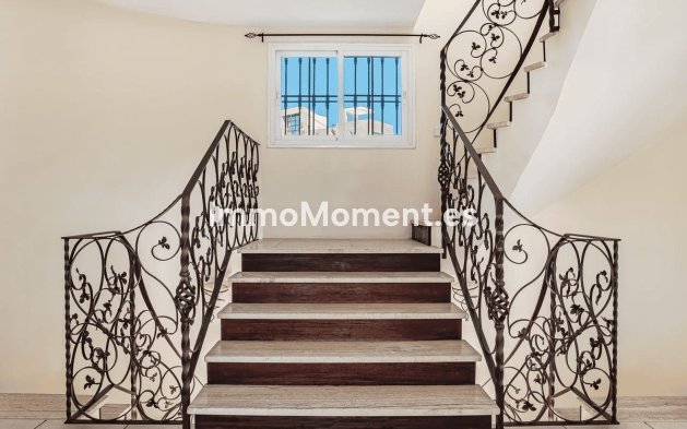 Resale - Detached villa - Estepona - Estepona Centro