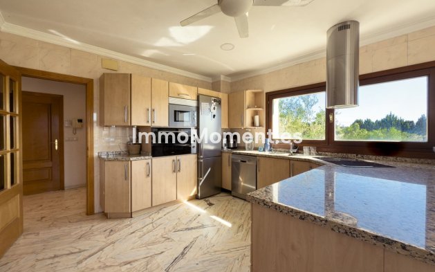 Resale - Detached villa - Inland  - Alhaurín el Grande Centro