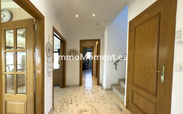 Resale - Detached villa - Inland  - Alhaurín el Grande Centro