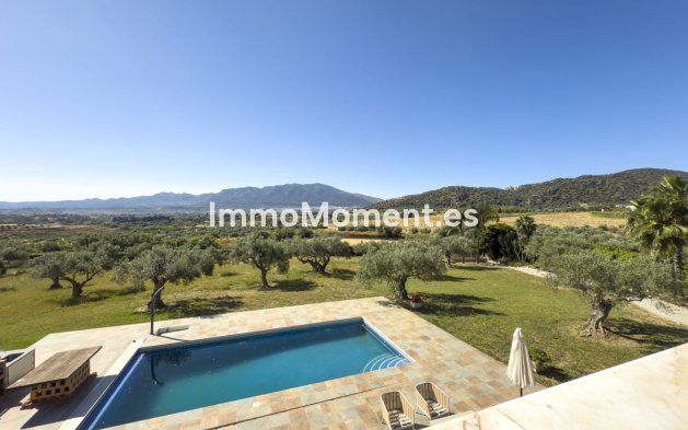 Resale - Detached villa - Inland  - Alhaurín el Grande Centro