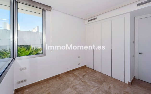 Resale - Townhouse - Marbella - Río Real