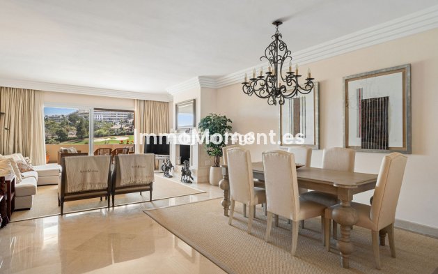 Resale - Apartment - Marbella - Nueva Andalucía