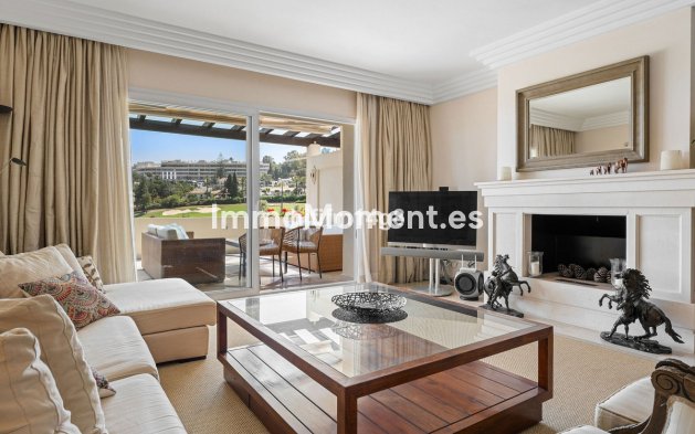 Resale - Apartment - Marbella - Nueva Andalucía