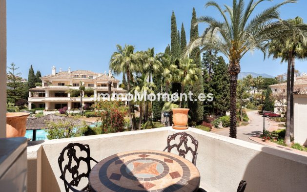 Resale - Apartment - Marbella - Nueva Andalucía