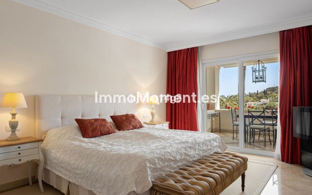 Resale - Apartment - Marbella - Nueva Andalucía