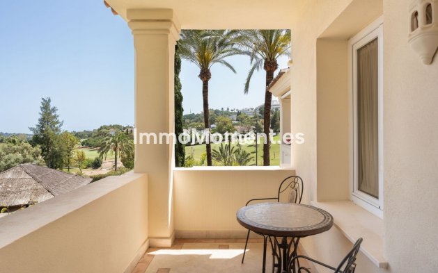 Resale - Apartment - Marbella - Nueva Andalucía