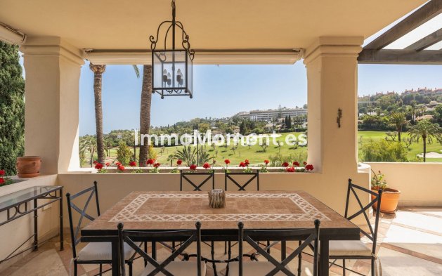 Resale - Apartment - Marbella - Nueva Andalucía