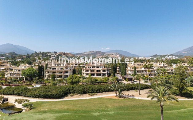 Resale - Apartment - Marbella - Nueva Andalucía