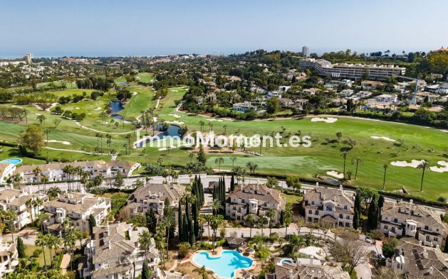 Resale - Apartment - Marbella - Nueva Andalucía
