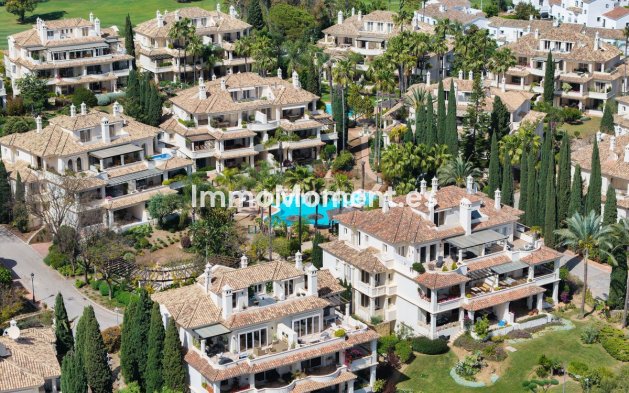 Resale - Apartment - Marbella - Nueva Andalucía