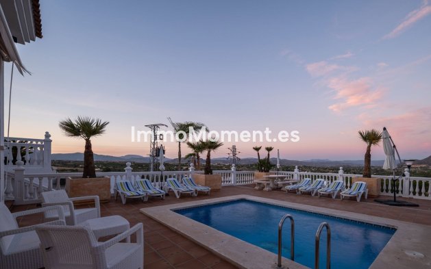 Resale - Detached villa - Inland  - Alhaurín el Grande Centro