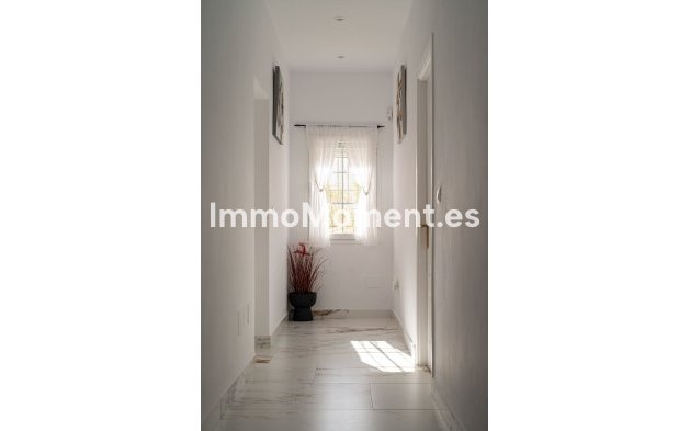 Resale - Detached villa - Inland  - Alhaurín el Grande Centro