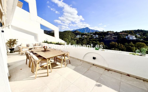 Resale - Apartment - Benahavís - La Quinta