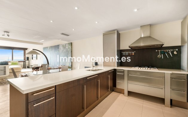 Resale - Apartment - Marbella - Puerto Banús