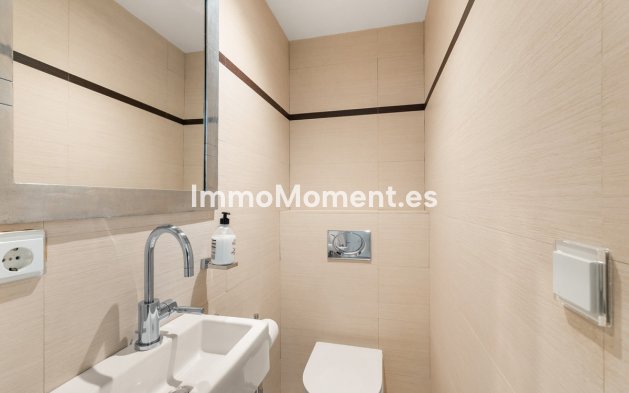 Resale - Apartment - Marbella - Puerto Banús