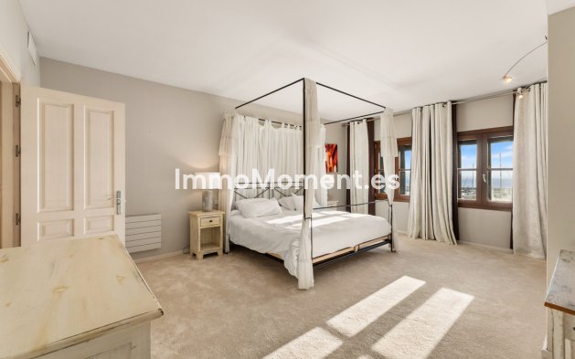Resale - Apartment - Marbella - Puerto Banús