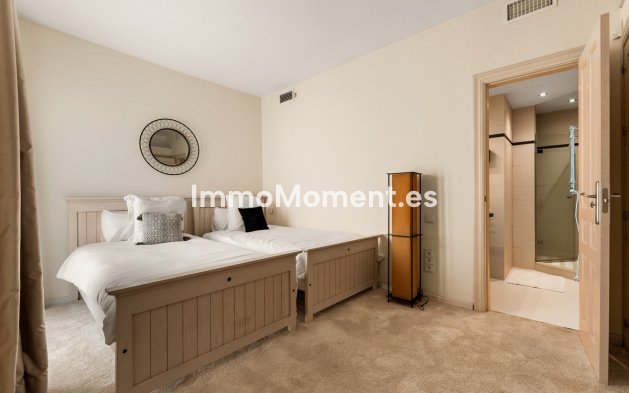 Resale - Apartment - Marbella - Puerto Banús