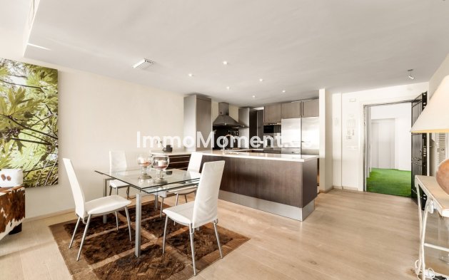 Resale - Apartment - Marbella - Puerto Banús