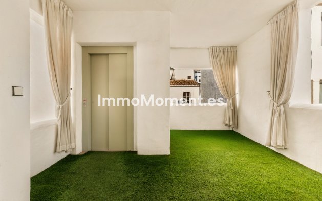 Resale - Apartment - Marbella - Puerto Banús