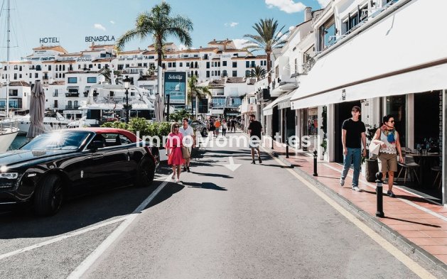 Resale - Apartment - Marbella - Puerto Banús