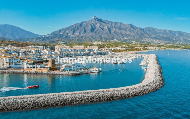 Resale - Apartment - Marbella - Puerto Banús