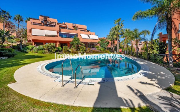 Resale - Apartment - Estepona - Estepona Centro