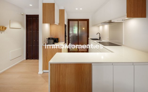 Resale - Apartment - Estepona - Estepona Centro