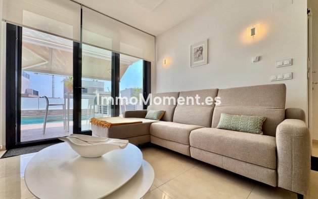 Reventa - Villa independiente - San Miguel de Salinas - San Miguel de Salinas Centro