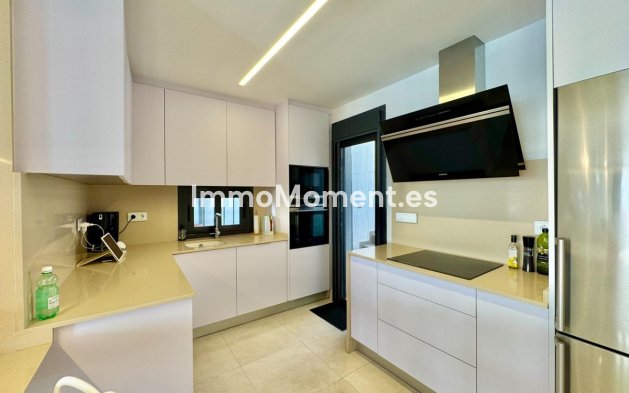 Reventa - Villa independiente - San Miguel de Salinas - San Miguel de Salinas Centro